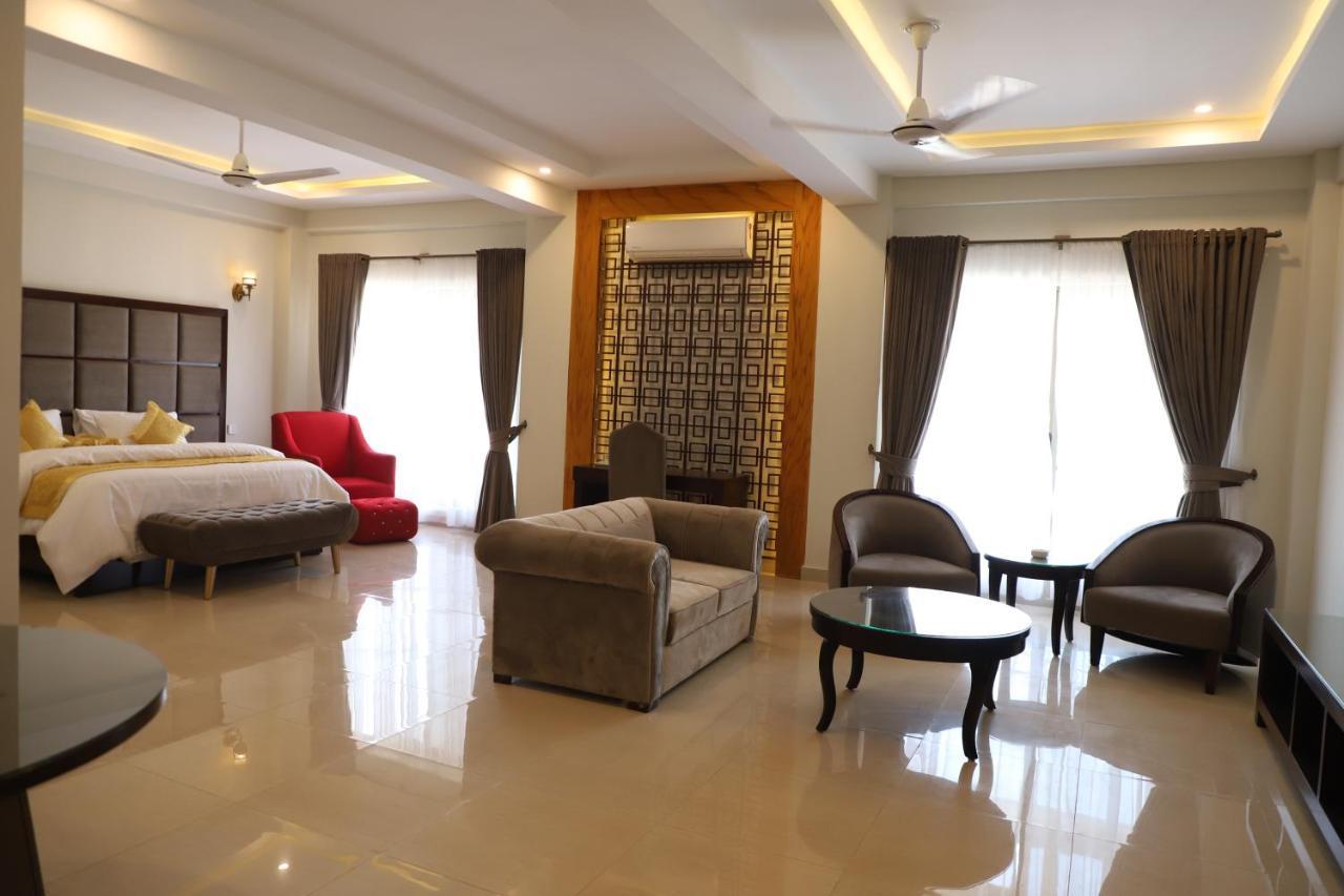 Mam Derai Swat Palace Hotel By Northin מראה חיצוני תמונה