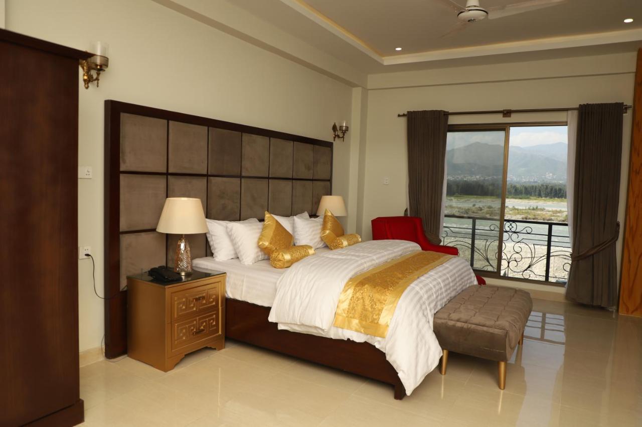 Mam Derai Swat Palace Hotel By Northin מראה חיצוני תמונה