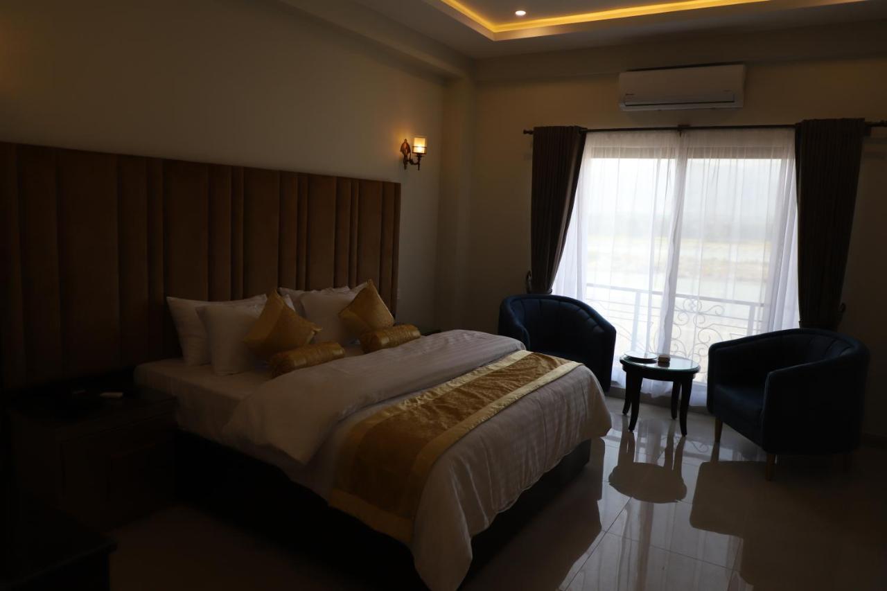 Mam Derai Swat Palace Hotel By Northin מראה חיצוני תמונה