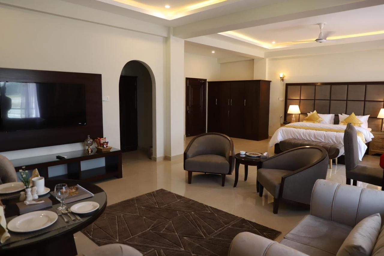 Mam Derai Swat Palace Hotel By Northin מראה חיצוני תמונה