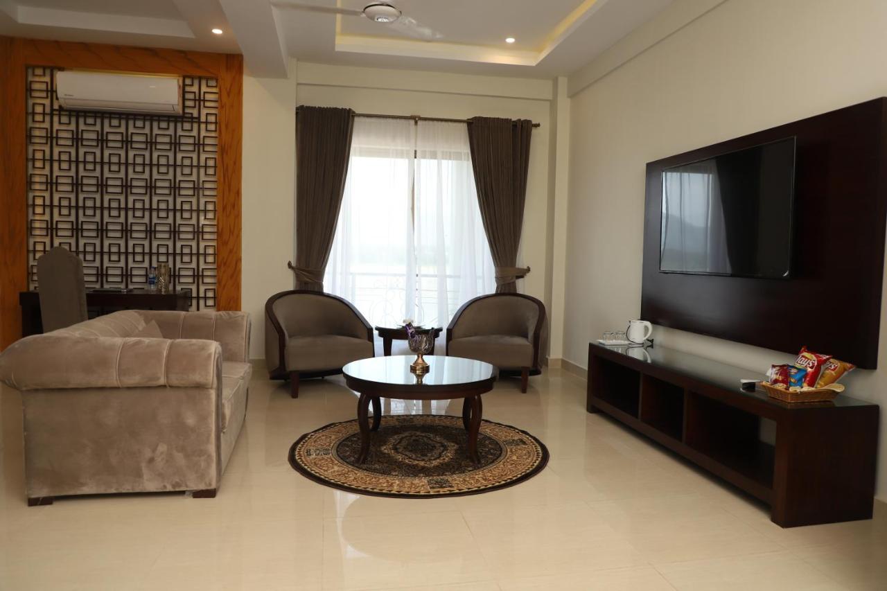 Mam Derai Swat Palace Hotel By Northin מראה חיצוני תמונה